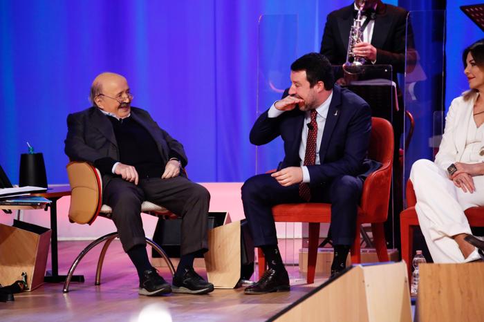 maurizio-costanzo-show-2021---immagini-MCS-_COSTANZO_E_SALVINI.JPG