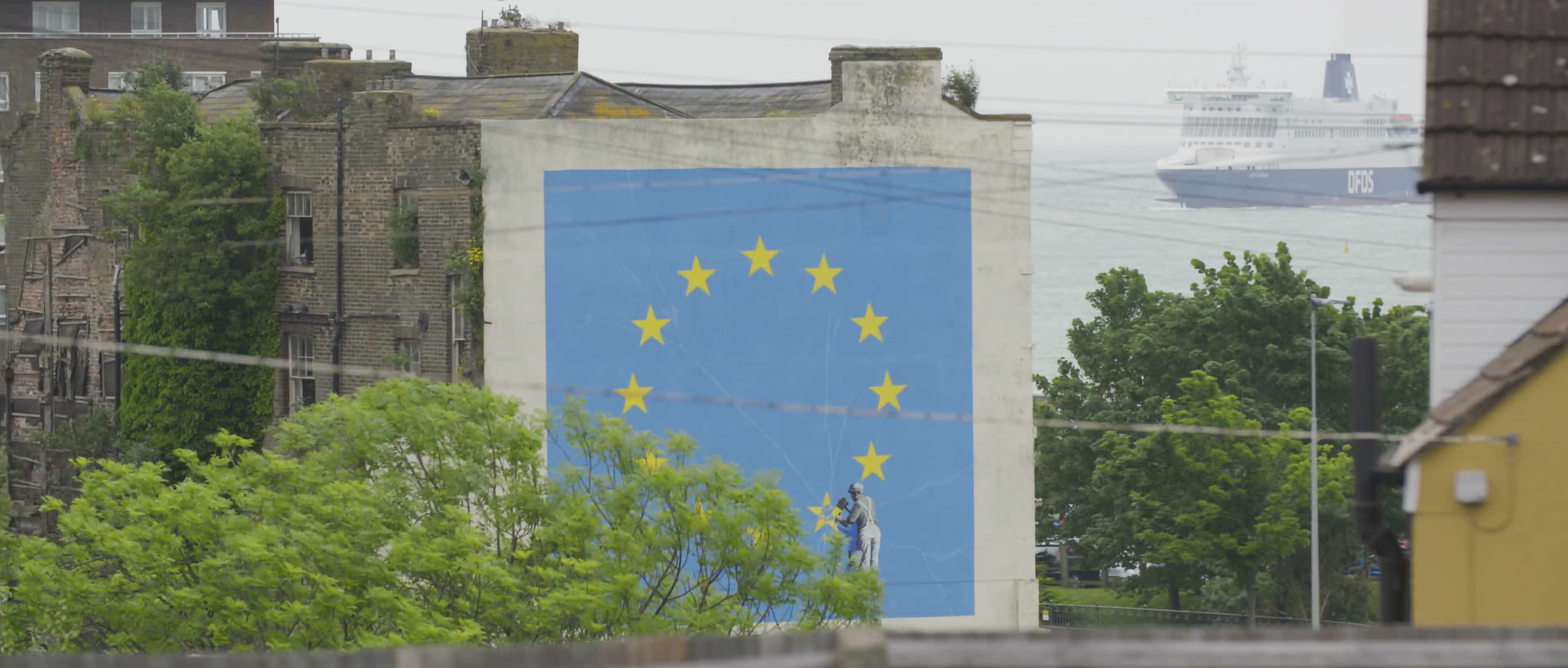 tv-show--su-sky-arte---banksy-most-wanted-anche-in-streaming-su-nowtv---immagini-Brexit_Mural_-_Dover.jpg