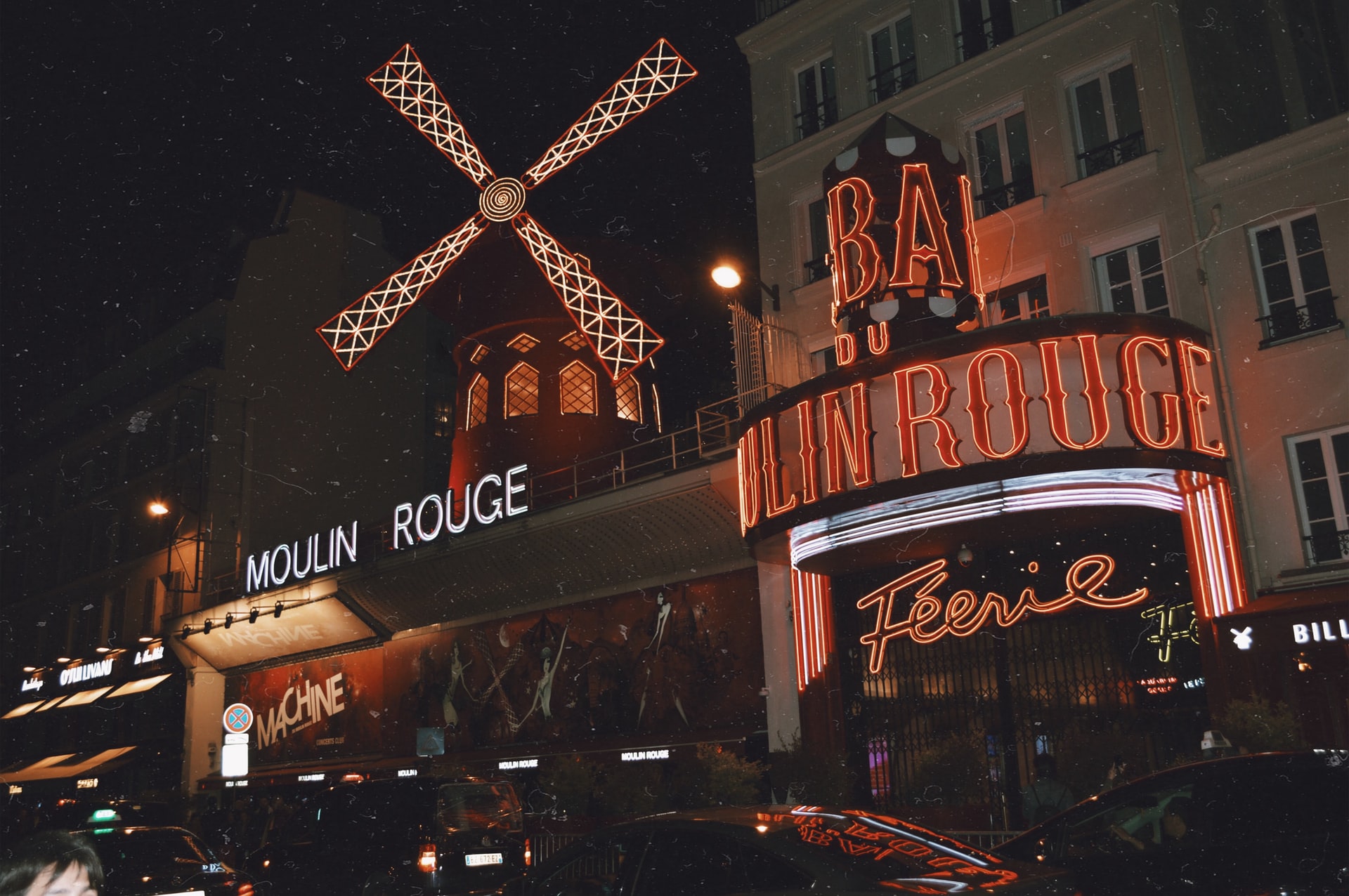 MoulinRouge-immagini-cristina-manzaneque-vMP8UKjoMK8-unsplash.jpg