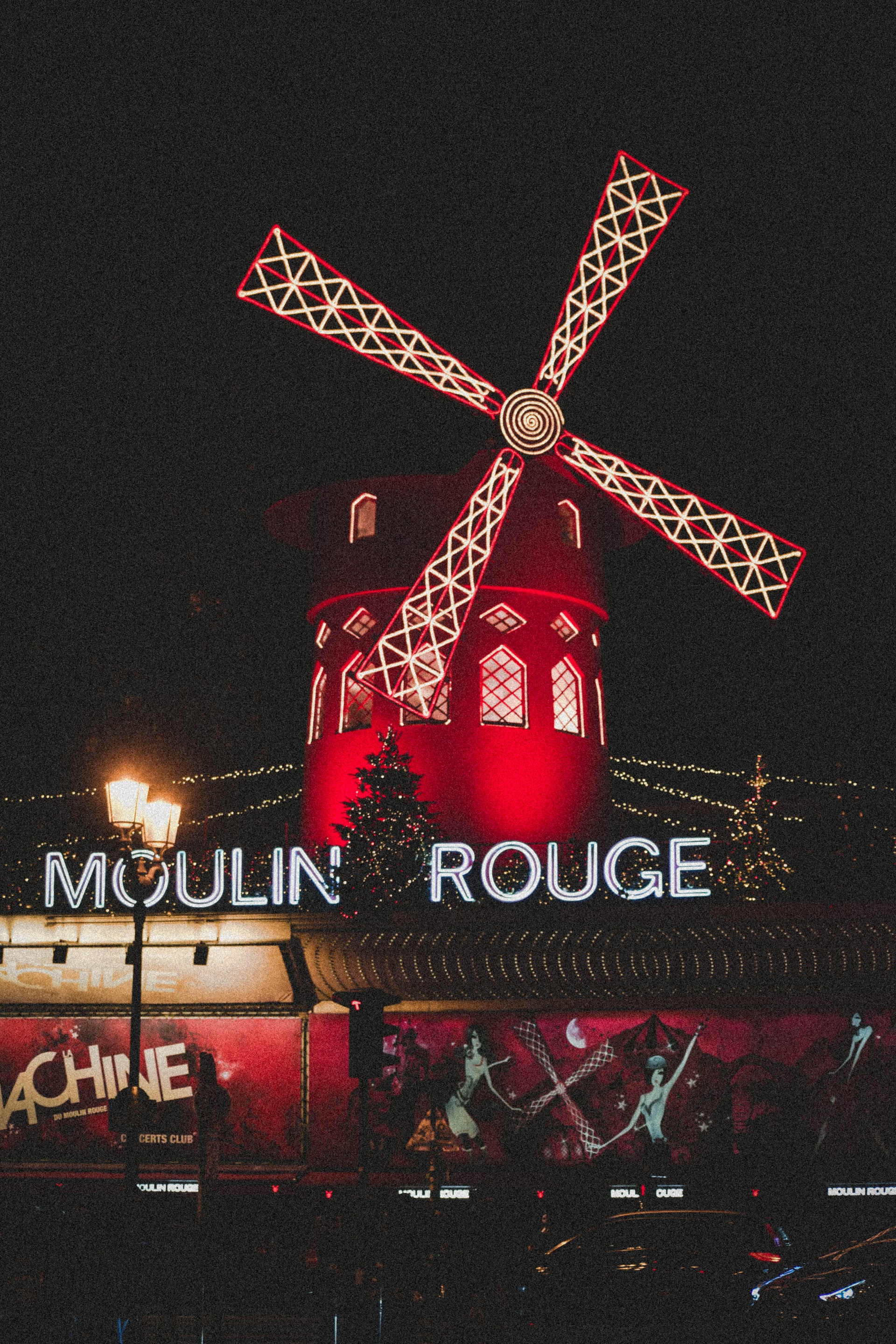 MoulinRouge-immagini-karina-lago--OpEshnHkWk-unsplash.jpg