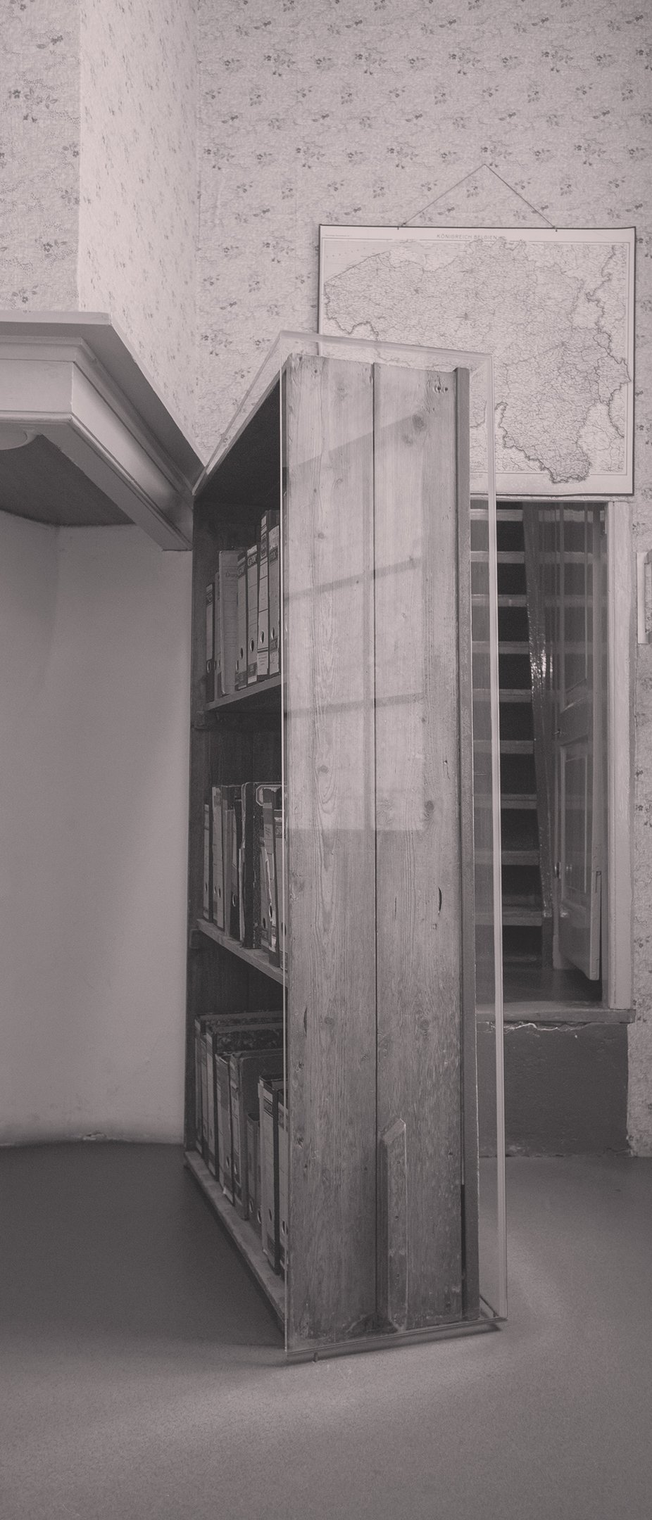 anna-frank-museum-afs_boekenkast_retouched_02juli_desktop_tabletlandscape_3.jpg__926x2160_q85_crop_subject_location-1107,1786_subsampling-2_upscale.jpg