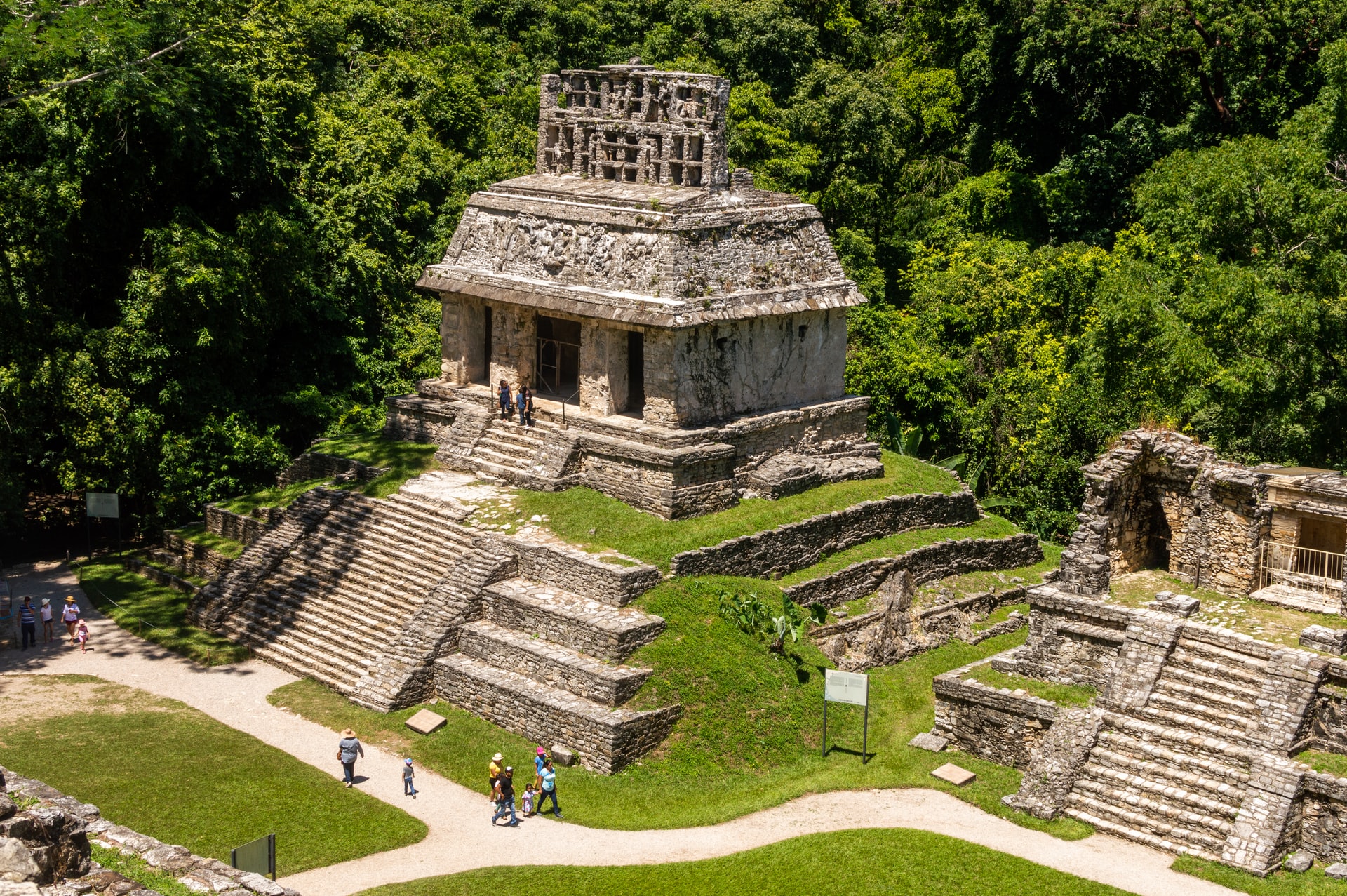 il-mistero-della-civilta-maya-e-la-piramide-perduta--cosa-visitare-in-messico-cosa-prevedevano-sono-calendario-come-muoversi-arrivare-dove-andare-turismo-palenque---immagini-crisoforo-gaspar-hernandez-eLqm1qHJJgI-unsplash_(1).jpg