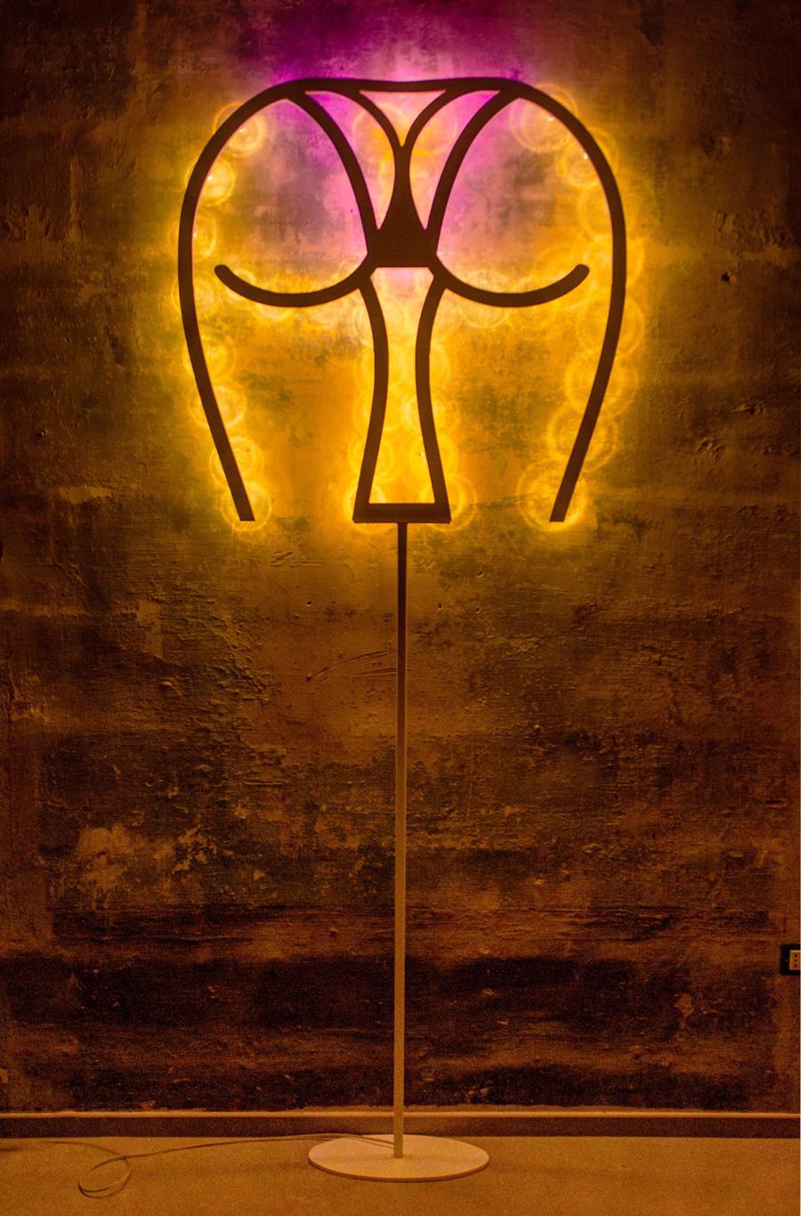 mostra---parma-360-festival-2021-della-creativita-contemporanea---immagini-David_Cesaria,_Fattore_C,_legno_con_luci_led,_2019,_92x231cm.jpg