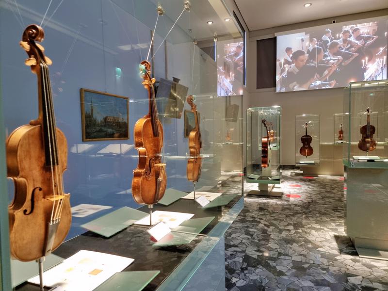 mostra-cremona---i-violini-di-vivaldi-e-le-figlie-di-choro---immagini-mostra-cremona---i-violini-di-vivaldi-e-le-figlie-di-choro---immagini_(2).jpg