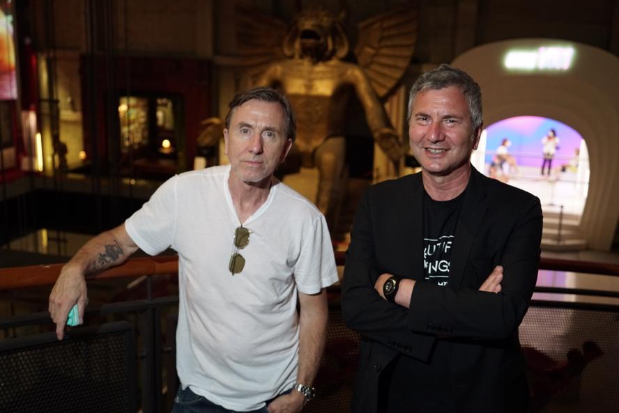 museo-nazionale-del-cinema-di-torino---immagini-Tim_Roth_e_Domenico_De_Gaetano_Aula_del_Tempio_1_Foto_Michele_D'Ottavio_-_Museo_Nazionale_del_cinema.jpg.jpg