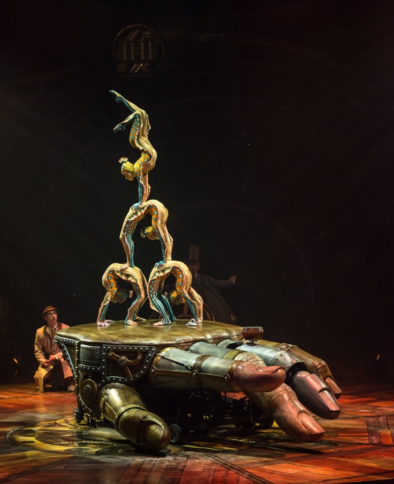 cirque-du-soleil-15745__CM23087_MediumResolution.jpg