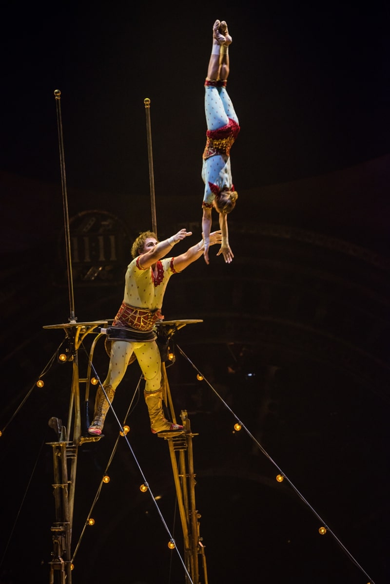 cirque-du-soleil-15845__CM22931_MediumResolution.jpg