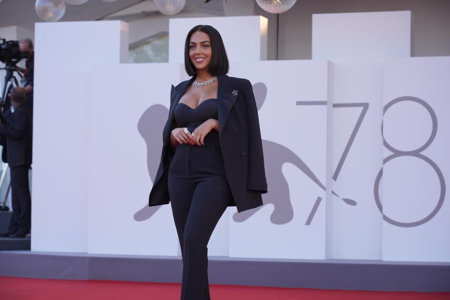 festival-del-cinema-di-venezia-2021---immagini-64696-RED_CARPET_-_OPENING_CEREMONY_-_Georgina_Rodriguez__Credits_La_Biennale_di_Venezia_-_Foto_ASAC_by_A._Avezz___.JPG