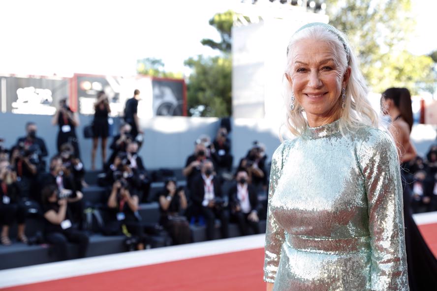 festival-del-cinema-di-venezia-2021---immagini-64698-RED_CARPET_-_OPENING_CEREMONY_-_Helen_Mirren__Credits_La_Biennale_di_Venezia_-_Foto_ASAC_by_Jacopo_Salvi_.jpg