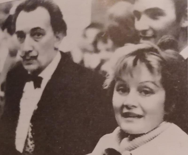 mostra-roma----i-cento-canti-della-divina-commedia-dai-cento-pittori-via-margutta----immagini-1960anni,_salvator_dali_con_novella_parigini(dall_archivio_di_carla_episcopo).jpg