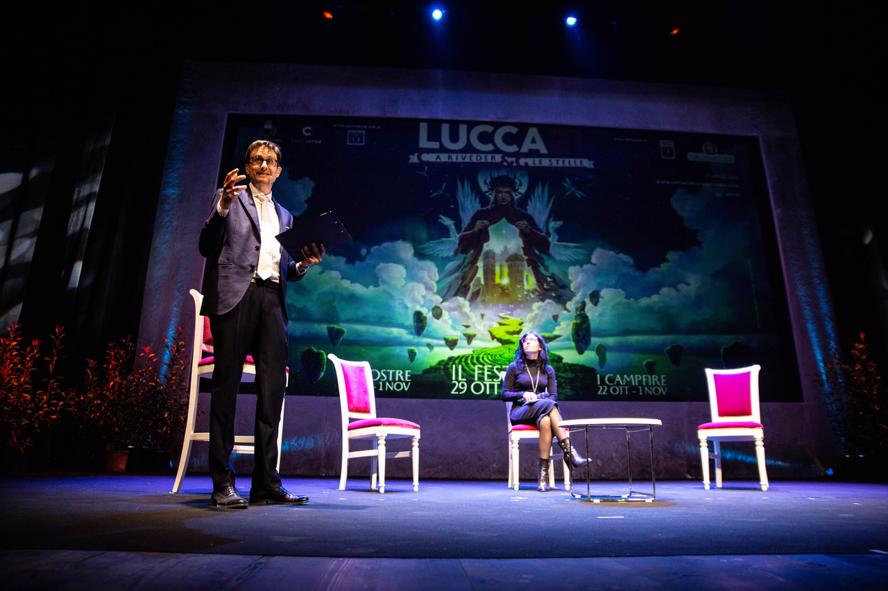 lucca-comics-e-games-2021-riccardobonuccelli-cerimoniaaperturateatrogiglio-2016.jpeg