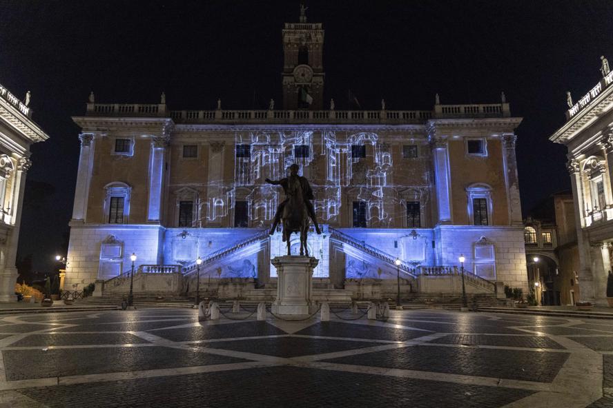 mostra-roma---videomapping-piazza-navona-e-campidoglio---immagini-PROIEZIONI_PIAZZA_CAMPIDOGLIO_(5).JPG