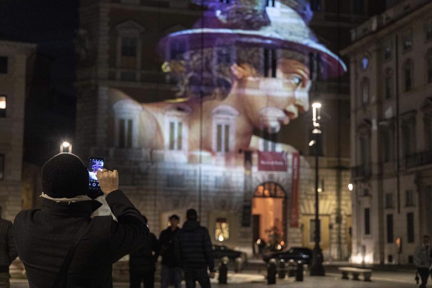 mostra-roma---videomapping-piazza-navona-e-campidoglio---immagini-PROIEZIONI_PIAZZA_NAVONA_(2).JPG