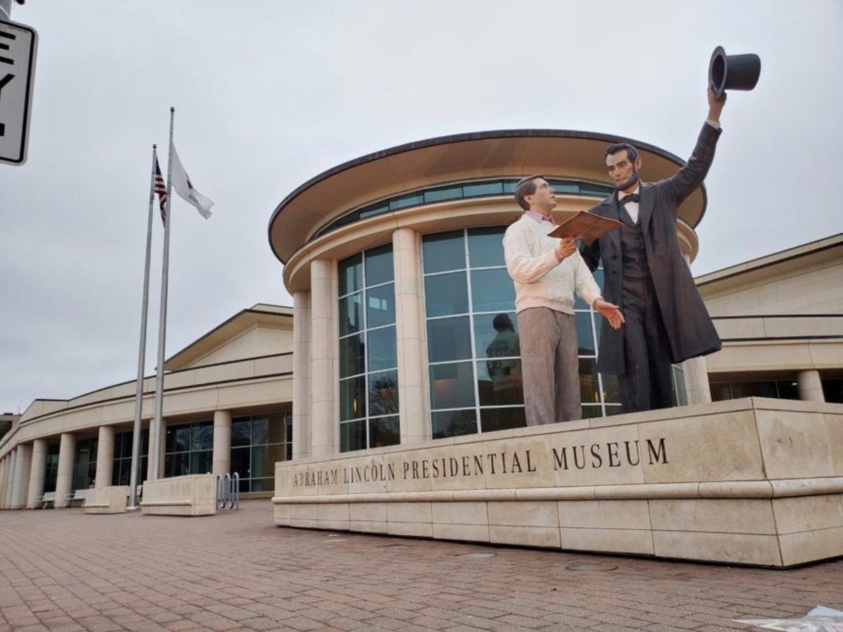 the-abraham-lincoln-presidential-library-and-museum-the-abraham-lincoln-presidential-library-and-museum_(3).jpg