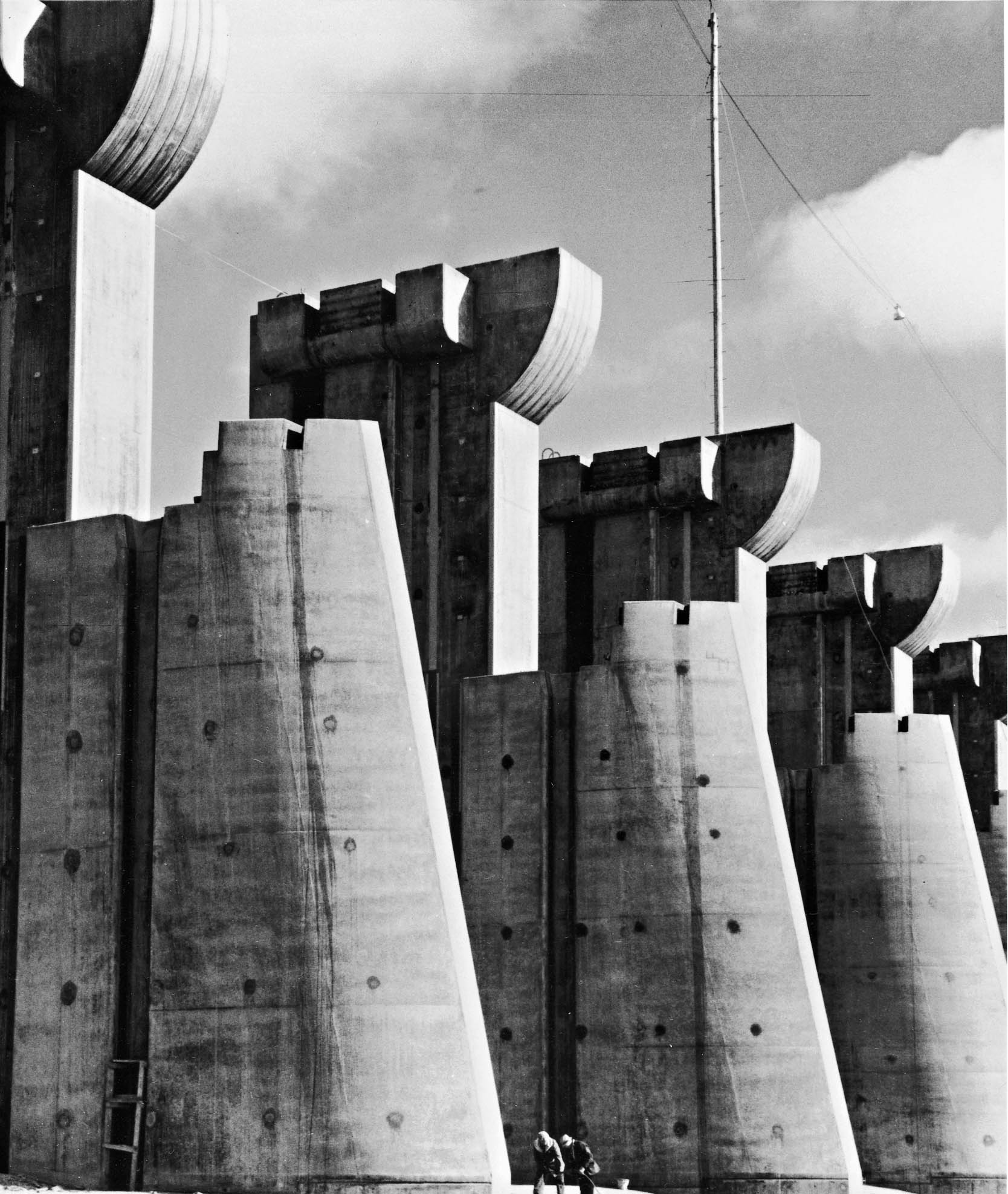 La Diga di Fort Peck, Montana, 1936. © Images by Margaret Bourke-White. 1936 The Picture Collection Inc. All rights reserved;