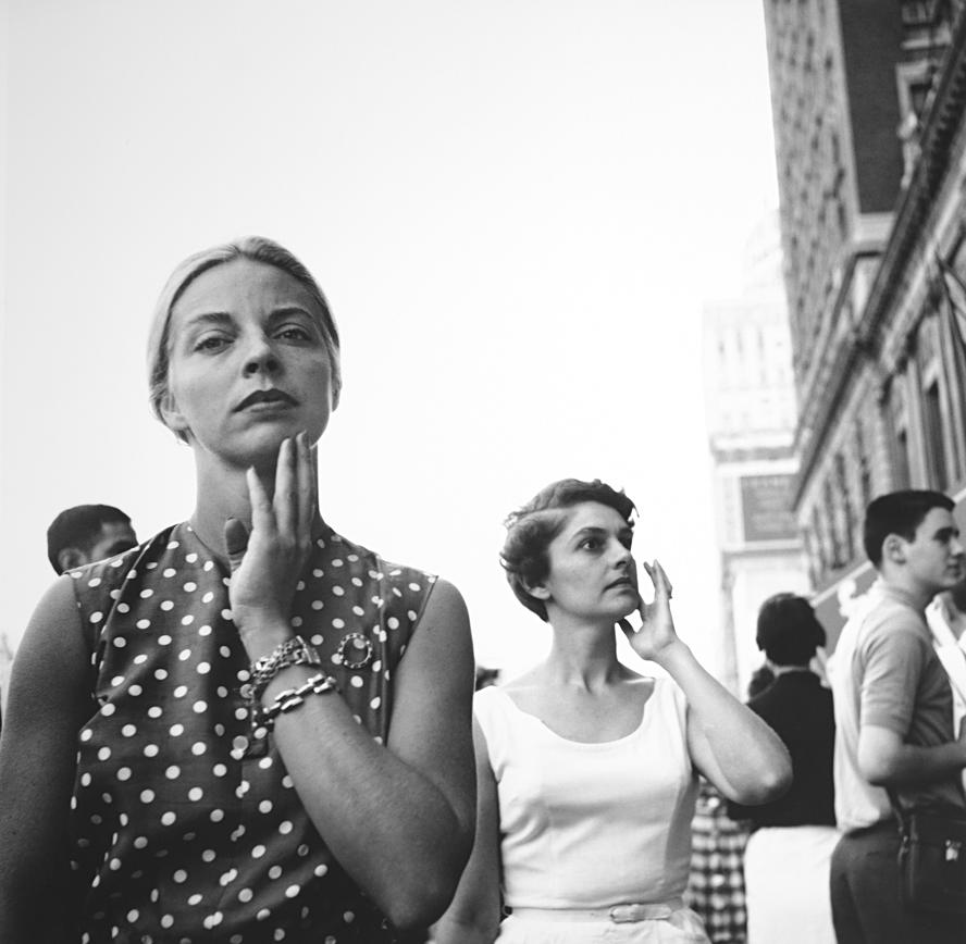 Vivian Maier, Chicago, IL, 1960, Gelatin silver print, 2020 ©Estate of Vivian Maier, Courtesy of Maloof Collection and Howard Greenberg Gallery, NY