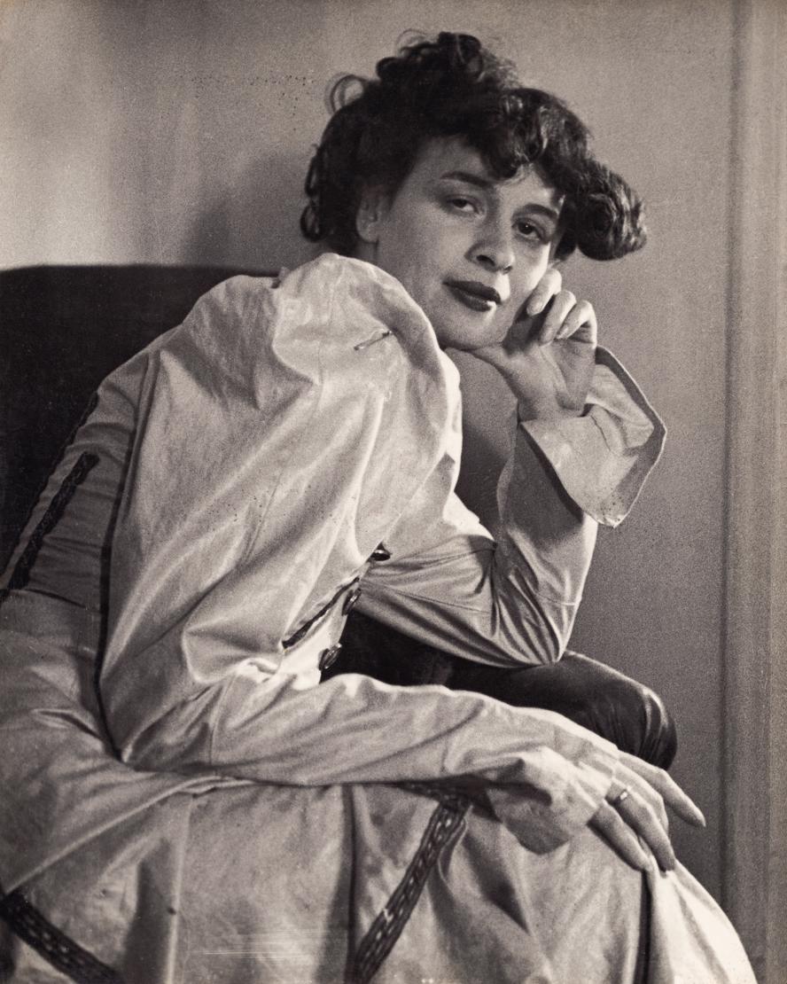 mostra-trieste---io--lei--laltra.-ritratti-e-autoritratti-fotografici-di-donne-artiste----immagini-Veno_Pilon,_Leonor_Fini,_1935_ca.jpg