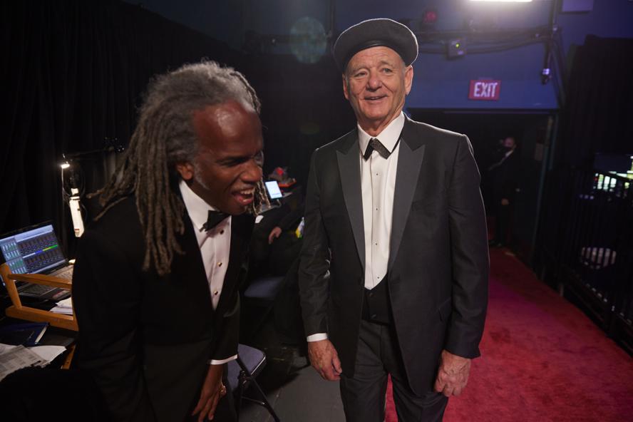oscar-2022---academy-awards---backstage---immagini-Bill_Murray_(R)_backstage_during_the_94th_Oscars®_at_the_Dolby_Theatre_at_Ovation_Hollywood_in_Los_Angeles,_CA,_on_Sunday,_March_27,_2022..jpg