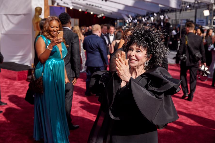 oscar-2022---academy-awards---red-carpet---immagini-Rita_Moreno.jpg