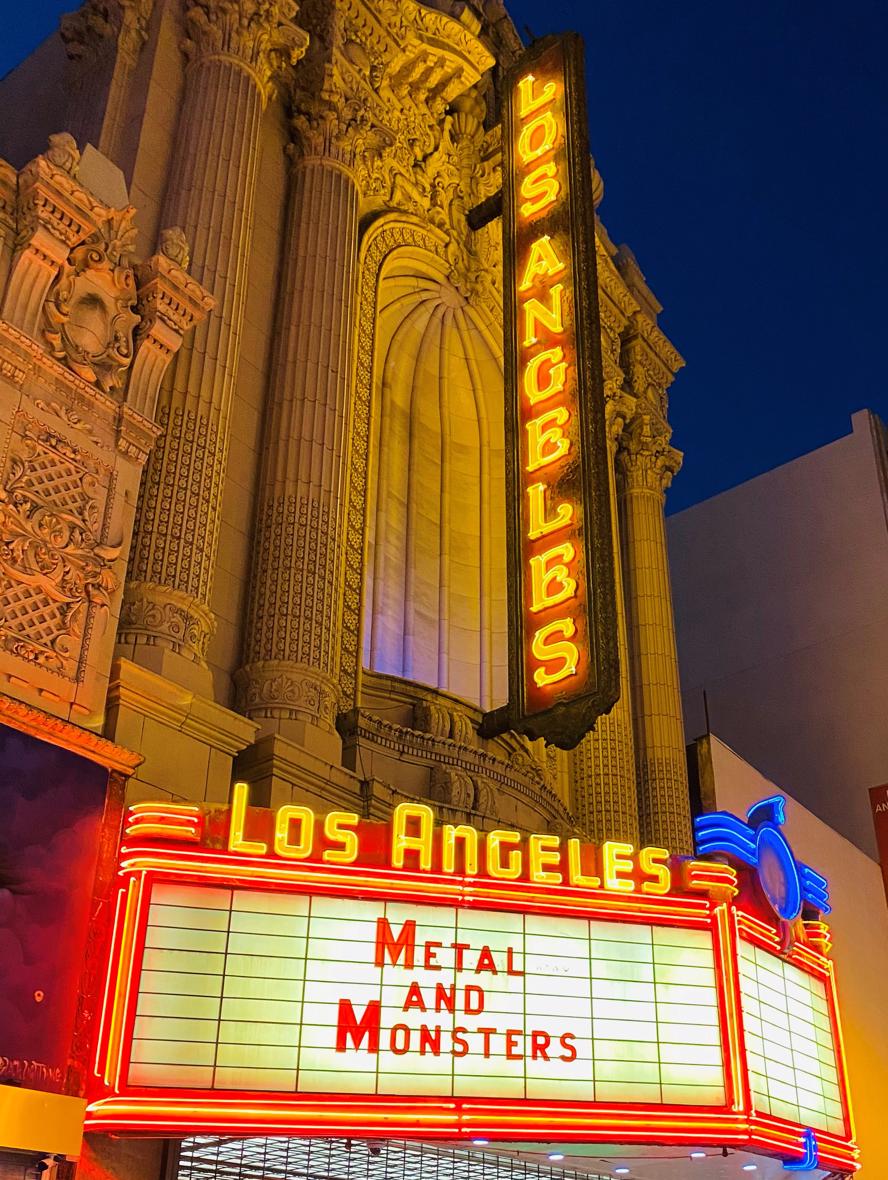 serie-tv-metal-and-monsters-Los_Angeles_Theater_Credit_Todd_Harapiak.jpg