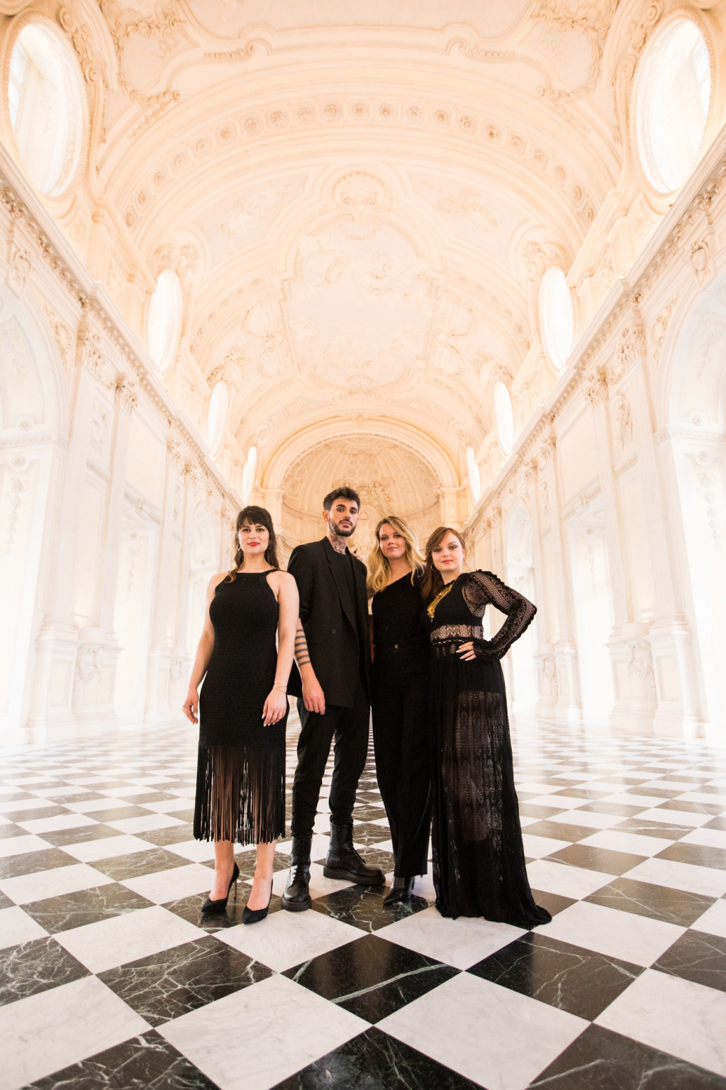 eurovision-2022---immagini-France_-_Alvan_&_Ahez_-_Eurovision_Opening_Ceremony_2022_-_Galleria_Grande_-_La_Venaria_Reale_—_EBU-_CORINNE_CUMMING.jpg