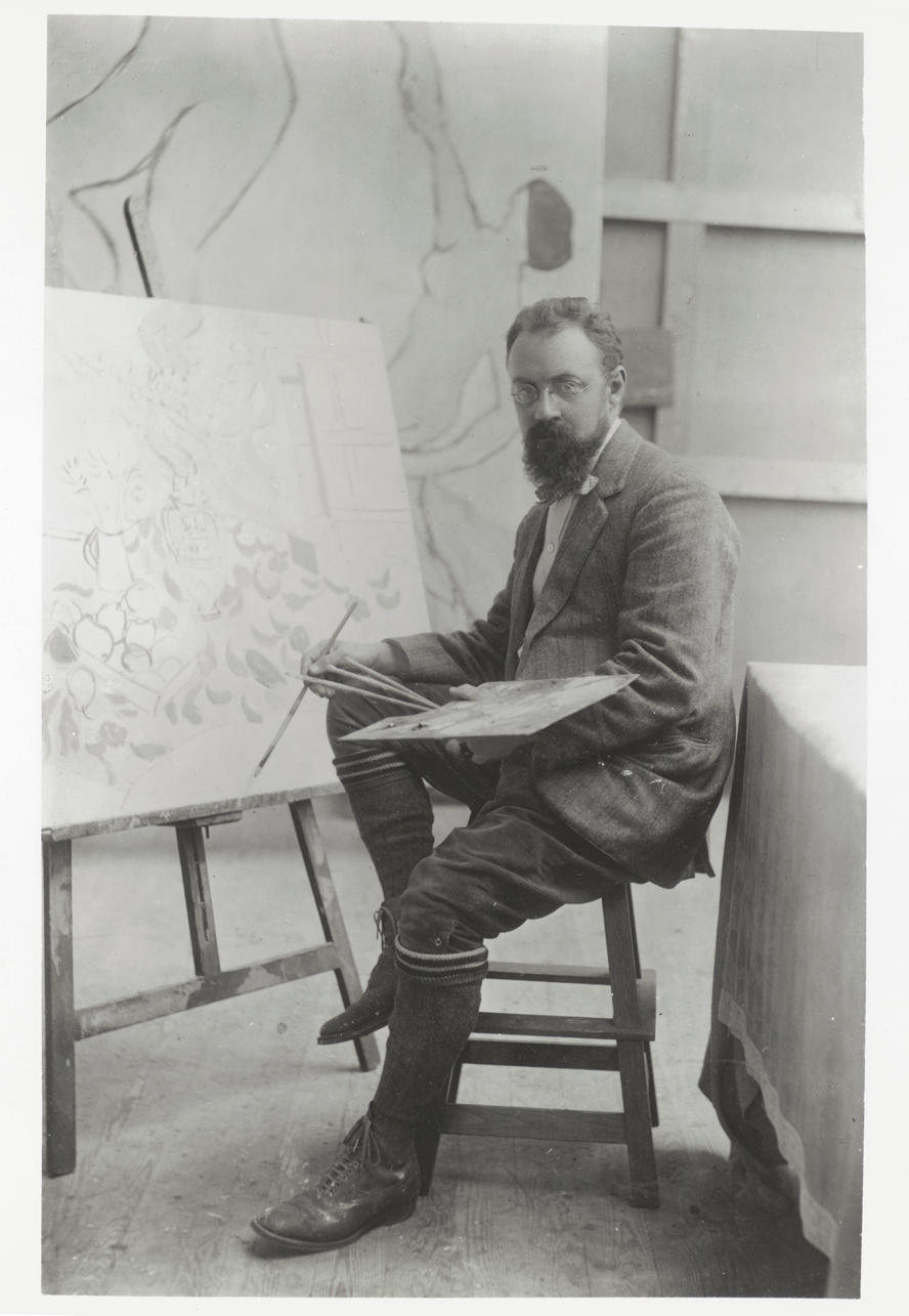 Henri Manuel. Henri Matisse in his studio in Issy-les-Moulineaux. 1909. The Museum of Modern Art Archives, New York. Photographic Archive, Artists and Personalities