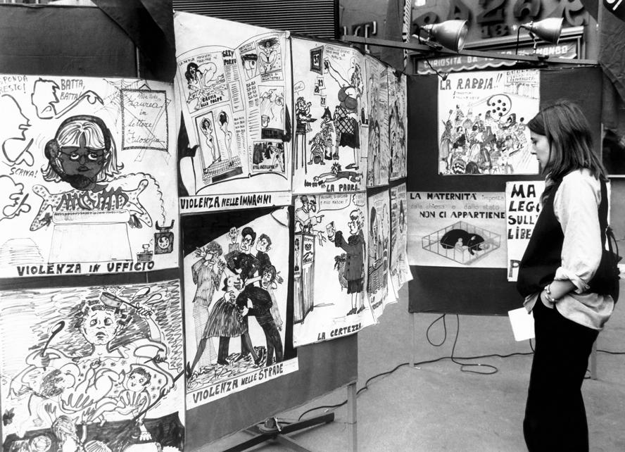 mostra-roma---gli-anni-interessanti.-momenti-di-vita-italiana.-1960-1975.----immagini-Cartelli_per_una_manifestazione_femminista._Primi_anni_'70._Parma,_CSAC,_Fondo_Publifoto.jpg