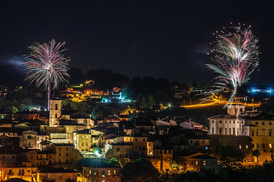 turismo----umbria-terni-acquasparta---immagini-Festa_del_Rinascimento_fuochi_d_artificio.jpg