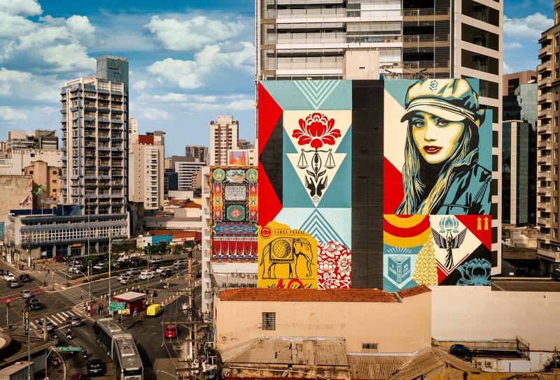 mostra-milano---obey--the-art-of-shepard-fairey----immagini-Shepard_Fairey_(Obey),_Carga_Frágil_(2021),_São_Paulo_-_Brazil,_Courtesy_Artist_ObeyGiant.com___Photographer_Jon_Furlong.jpeg