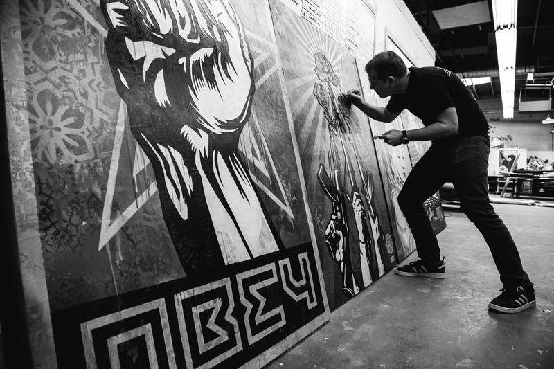mostra-milano---obey--the-art-of-shepard-fairey----immagini-Shepard_Fairey_Studio,_Courtesy_Artist_ObeyGiant.com___Photographer_Jon_Furlong.jpg
