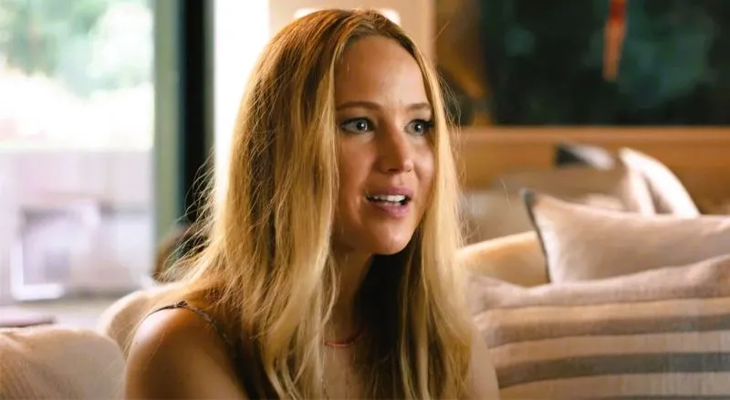 Film drama Why Don't You Love Me? famiglia disfunzionale con Jennifer Lawrence