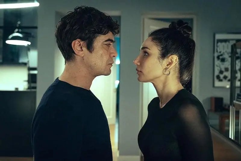 Film drama Muori di lei, vicina da osservare con Riccardo Scamarcio e Maria Chiara Giannetta