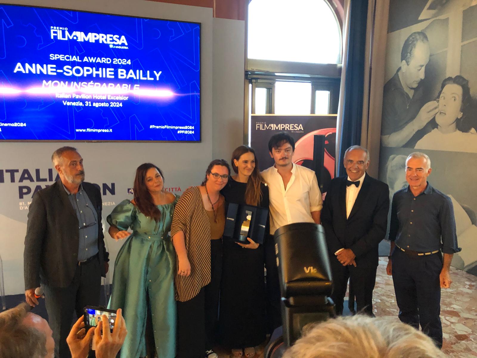 venezia81--mon-inseparable-di-anne-sophie-bailly-vince-lo-special-award-del-premio-film-impresa---immagini-WhatsApp_Image_2024-08-31_at_21.00.59.jpeg