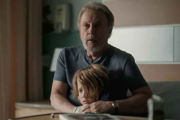 Serie tv thriller Before con Billy Crystal, il trailer e la data di uscita in streaming