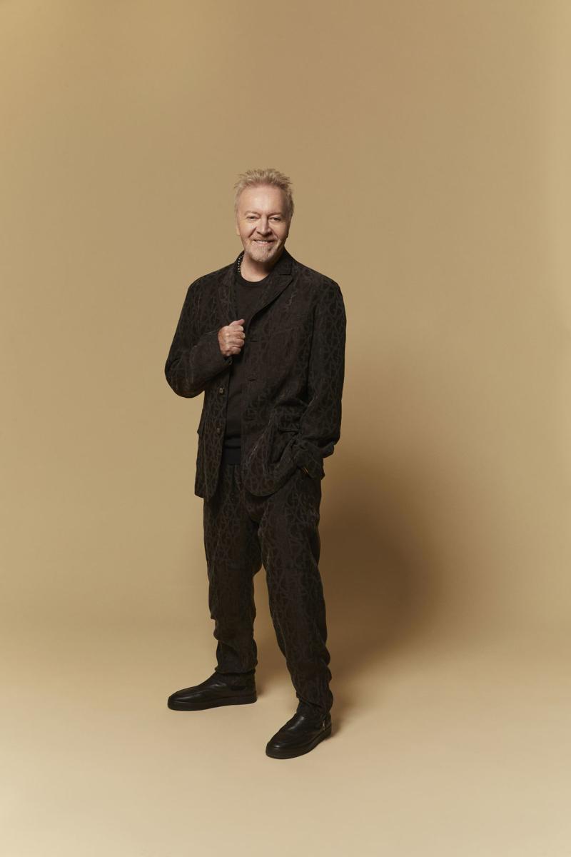 umberto-tozzi--album-e-tour---immagini-foto_UMBERTO_TOZZI_crediti_Cosimo_Buccolieri_UT_2401_15139_(2)_b.jpg