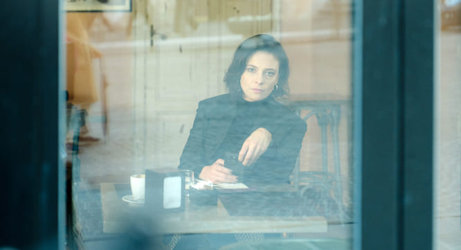 Film drama Illusione, corpo nel fosso con Jasmine Trinca e Michele Riondino