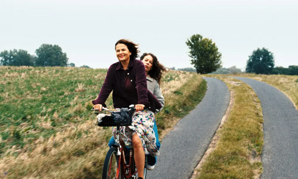 Al cinema Miroirs No. 3 – Il mistero di Laura, il film di Christian Petzold con Paula Beer