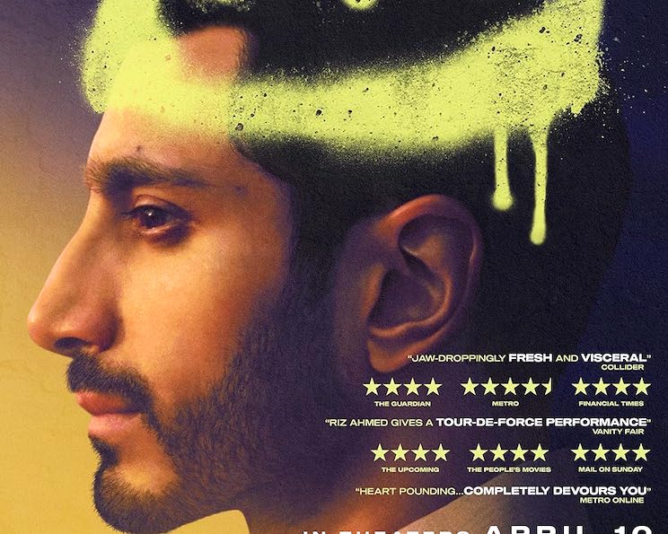 Film drama Hamlet, l’assassinio del padre, con Riz Ahmed e Morfydd Clark