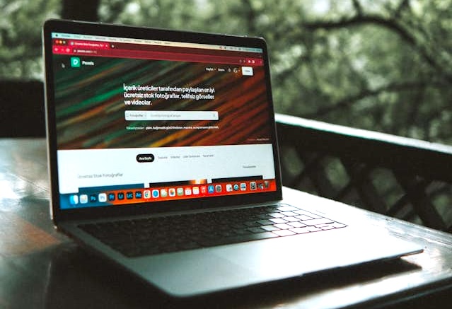 Kroma Studio e la nuova visibilità digitale: social, Google e motori AI cambiano il modo in cui le aziende vengono trovate online