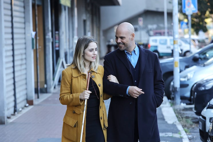 Film Piccolo Miracolo: demolizione del palazzo con Marco D’Amore, Greta Scarano, Laura Adriani