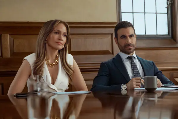 Recensione e trama di Office Romance con Jennifer Lopez